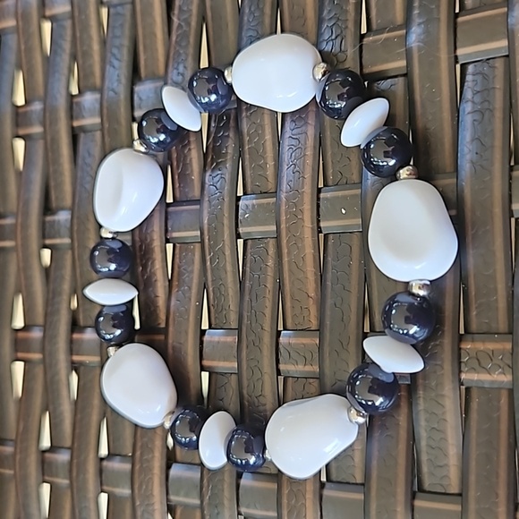 Pair of Black and White Beaded Stretch Bracelets - Picture 3 of 5